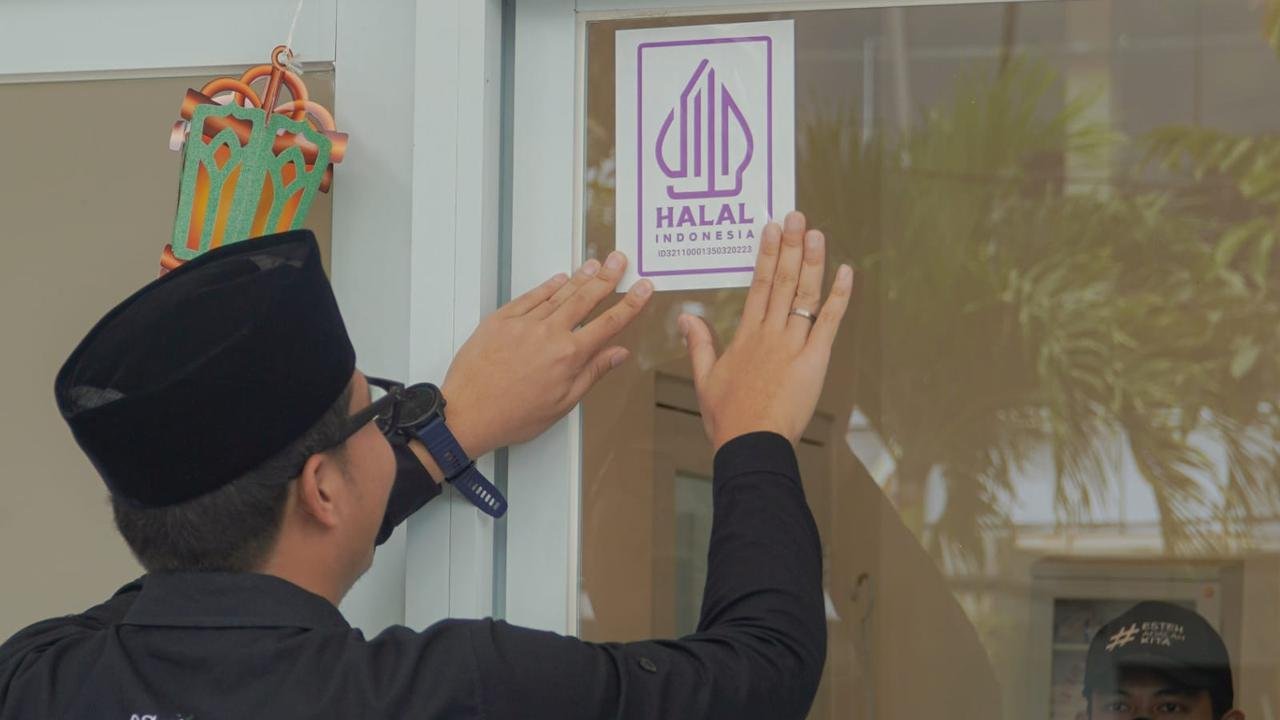 Label Halal Tingkatkan Daya Saing, UMKM Raup Manfaat